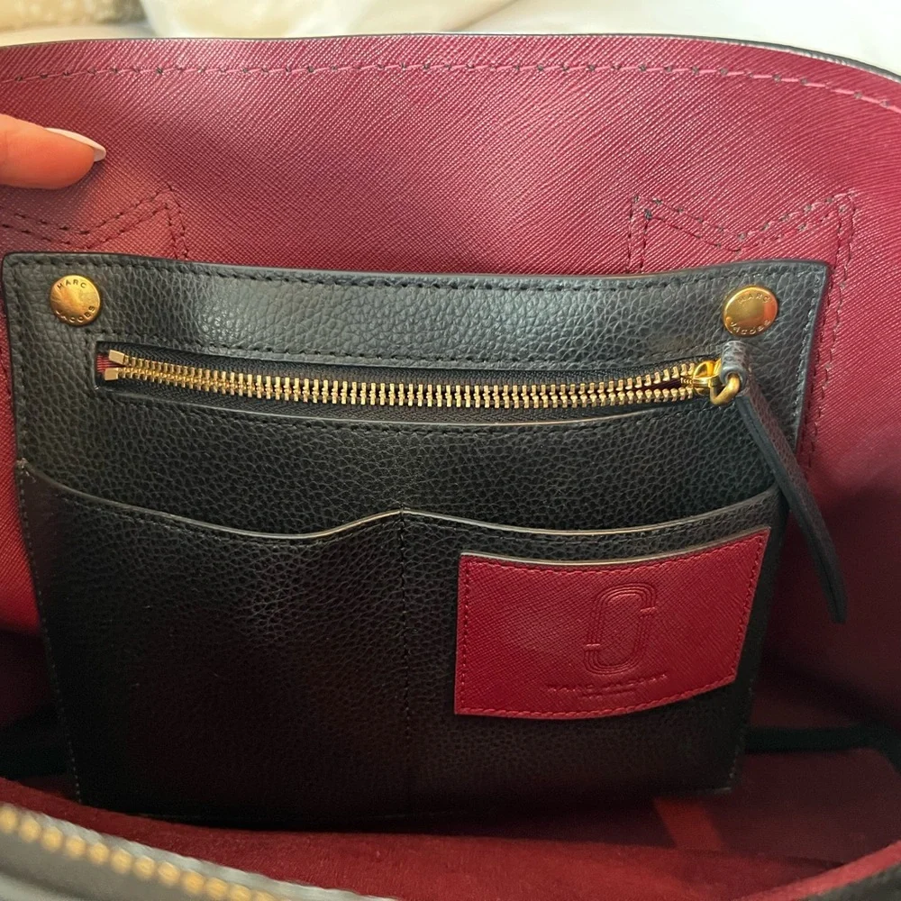 Marc Jacobs Black Pebbled Leather Tote with Gold Hardware - Picture 7 of 13